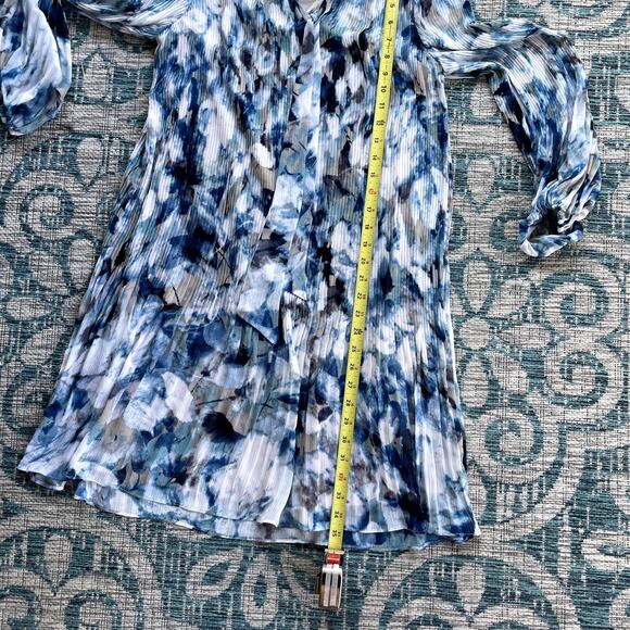 DKNY Blue White Tie Dye Pleated Short Sleeve Shift Dress - Size 10P - Picture 7 of 8